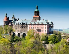 Hotel Przy Oslej Bramie - Zamek Ksiaz (Waldenburg, Poland)