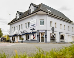 Otel Haus Fück (Leverkusen, Almanya)