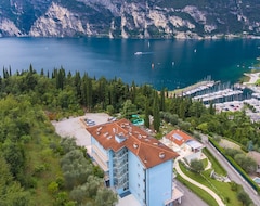 Khách sạn Holiday apartment Residence Marina (Riva del Garda, Ý)