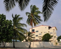Khách sạn Reveries Maldives (Laamu Atoll, Maldives)