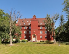 Khách sạn Schloss Spyker (Glowe, Đức)