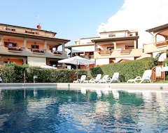 Apart Otel Follonica Apartments (Follonica, İtalya)