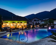 Hotelli Schlosshof Südtirol Resort - CharmeHotel & LuxuryCamping (Lana, Italia)