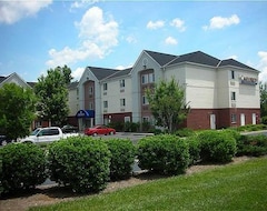 Khách sạn Candlewood Suites Huntersville-Lake Norman Area, an IHG Hotel (Huntersville, Hoa Kỳ)