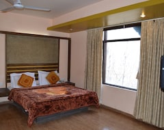 Hotel Grand Kashmir (Srinagar, India)