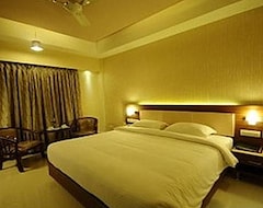 Khách sạn Hotel Ragavendra Residency (Tiruchirappalli, Ấn Độ)