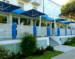 Khách sạn Hotel Bermuda (Marina-di-Ravenna, Ý)