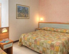 Khách sạn Hotel Giannino (Porto Recanati, Ý)