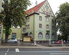 Khách sạn Hotel Pension Zur Tanne (Zwickau, Đức)