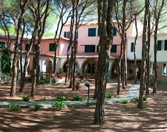 Otel Villa Nettuno (Campo nell'Elba, İtalya)