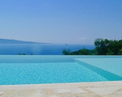 Hele huset/lejligheden Stunning Hillside Villa, Private Pool And Amazing Sea Views With Wifi (Korfu by, Grækenland)