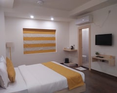 Khách sạn Capital O 16340 Yellow Hotels (Puri, Ấn Độ)