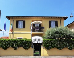 Otel Le Giare (Marina di Pietrasanta, İtalya)