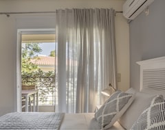 فندق Meliti Waterfront Suites (Karavomilos, اليونان)