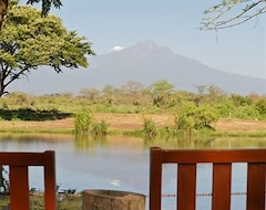Khu cắm trại Voyager Ziwani Tented Camp (Taveta, Kenya)
