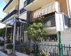 Khách sạn Tonino (Roseto degli Abruzzi, Ý)