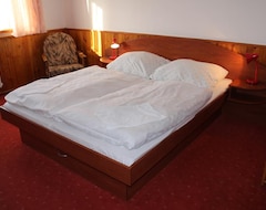 Hotel Cert Korenov (Korenov, Czech Republic)