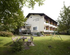 Khách sạn Pension Druml (Krumpendorf, Áo)