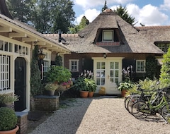 Toàn bộ căn nhà/căn hộ Beautiful Cottage In Laren, 30 Minutes From Amsterdam (Laren, Hà Lan)