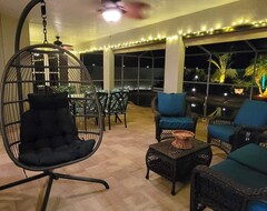 Cijela kuća/apartman Centrally-located Charming Home W/heated Pool (North Port, Sjedinjene Američke Države)
