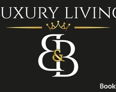 Bed & Breakfast Luxury Living Suite B&b (Adélfia, Ý)