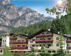 Khách sạn Hotel Dosses (Tiers am Rosengarten, Ý)