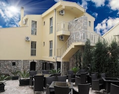 Hotel Crnogorska Kuca (Podgorica, Montenegro)