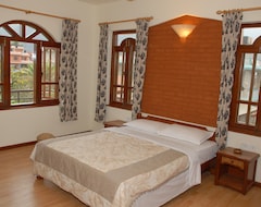 Khách sạn Vardan Resort n' Apartment (Pokhara, Nepal)