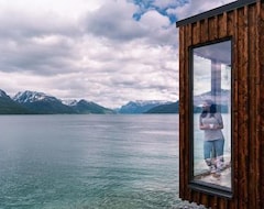 Hotel Aurora Fjord Cabins (Lyngen, Norge)