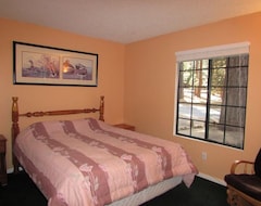 Khách sạn 092 Crestwood Retreat (Big Bear Lake, Hoa Kỳ)
