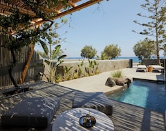 Khách sạn Oscar Beachfront Suites (Perivolos, Hy Lạp)