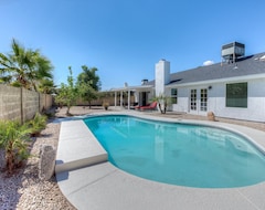 Hele huset/lejligheden Just Added! Magnificent Newly Remodeled Home With Heated Pool (Phoenix, USA)