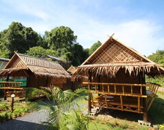 Khách sạn Phuhaya Bamboo Bungalows (Koh Lanta City, Thái Lan)