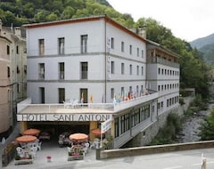 Khách sạn Hotel Sant Antoni (Ribas de Freser o Ribas de Fresser, Tây Ban Nha)