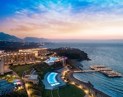 Elexus  Resort & Casino (Girne, Kıbrıs)
