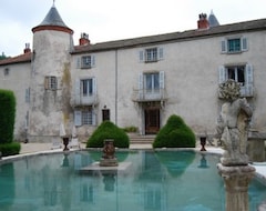 Guesthouse Château de Chantelauze (Olliergues, France)