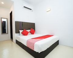 OYO 889 Hotel Cherita Rooms (Kuantan, Malezya)