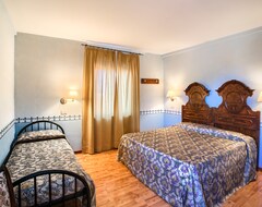 Hotel Country House La Padronale Del Rivo (Assisi, Italy)
