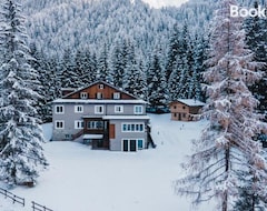 Hotel Chalet Queen (Canazei, Italy)