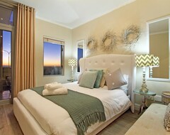 Hotel B24 Seaside Village (Cape Town, South Africa)