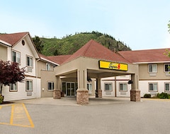 Hotel Super 8 By Wyndham West Kelowna Bc (Kelowna, Canadá)