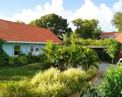Khách sạn Hotel La Fregate Bleue (Le Francois, French Antilles)
