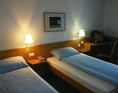Hotel Good Night Inn (Brig, Suiza)
