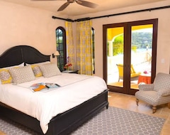 Otel Luxury Beach Front! Full A/c! Pool & Spa! (St. John, US Virgin Islands)