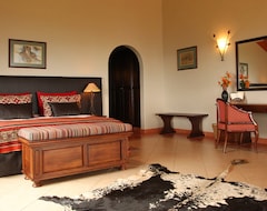 Hotel Pakamisa Private Game Reserve (Pongola, South Africa)