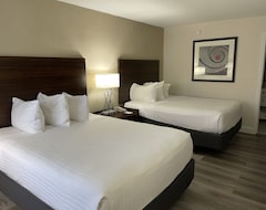 Khách sạn All-new, Huge Pool, 70 Tv, Bunk Beds, Tiki Bar & Grill! (Sarasota, Hoa Kỳ)
