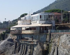 Hotel Marinella (Genova, Italien)