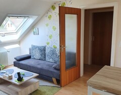 Cijela kuća/apartman Private Accommodation In A 2 Br. Dachgeschosswohnung. For 2 Max. 3 Pers (Leverkusen, Njemačka)
