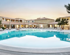 Khách sạn Is Arenas Resort (Narbolia, Ý)