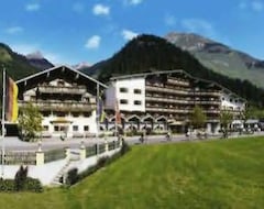 Khách sạn Alpenrose Wellnesshotel (Elbigenalp, Áo)